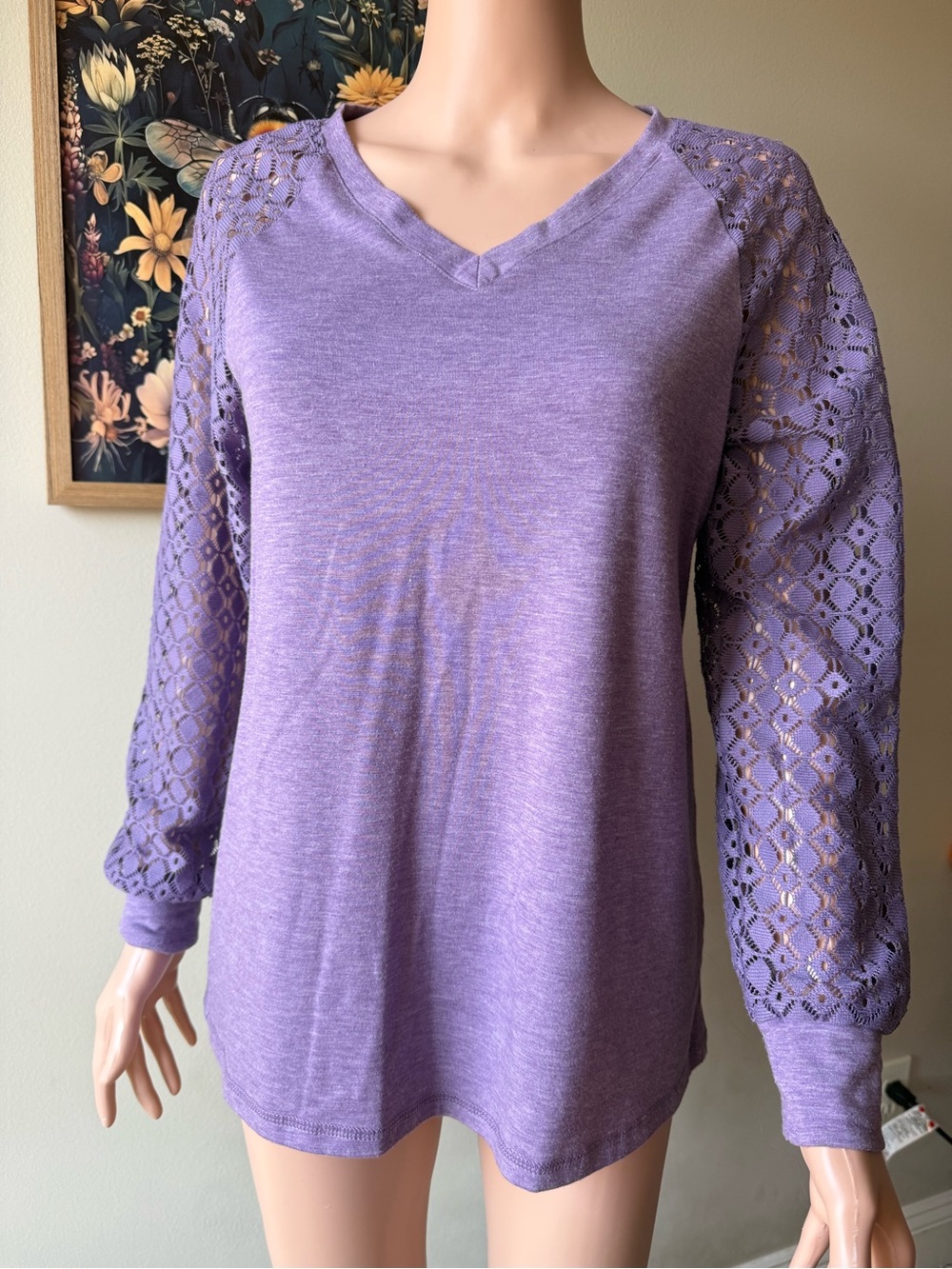 Women's Lavender V-Neck Top with Lace Balloon Sleeves